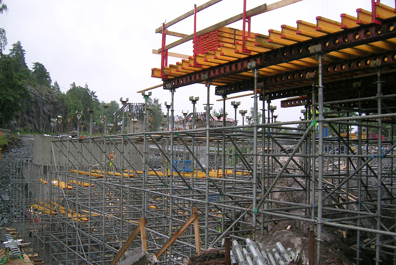ringlock scaffolding using in the construction projects